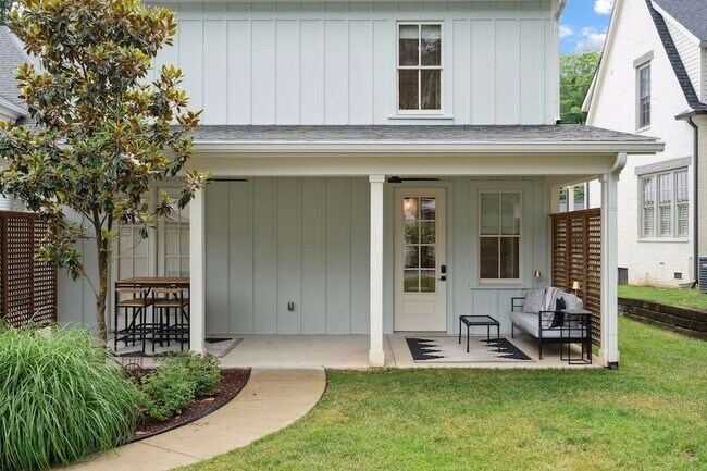 Building Photo - 1226 Adams St