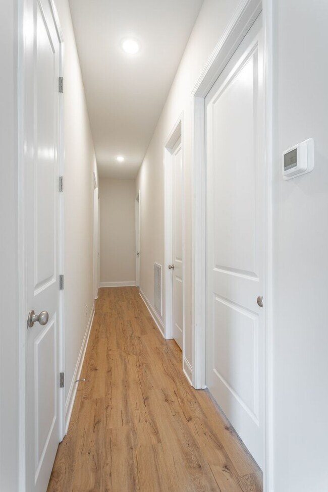 Building Photo - 2017 S Lyerly St