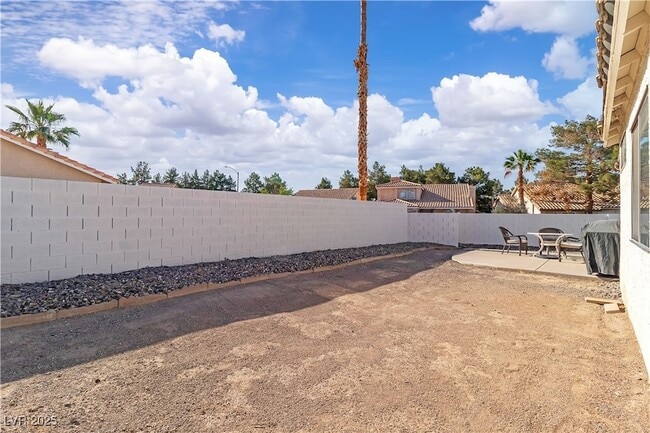 Building Photo - 765 Butternut Ct