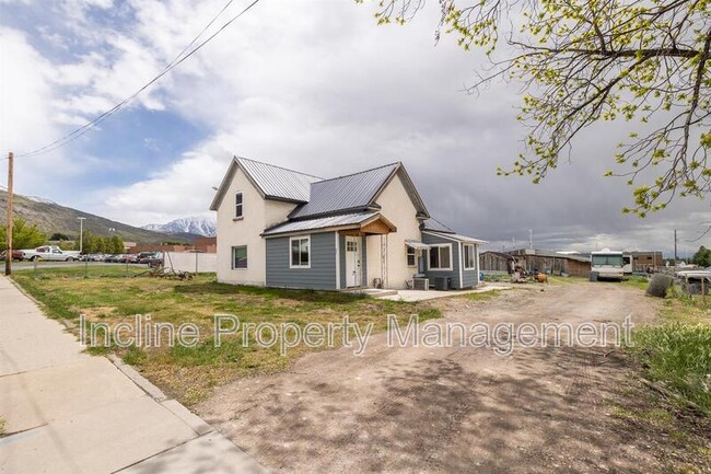 Building Photo - 602 E 200 S