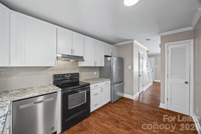 Building Photo - 1933 Ebenezer Rd