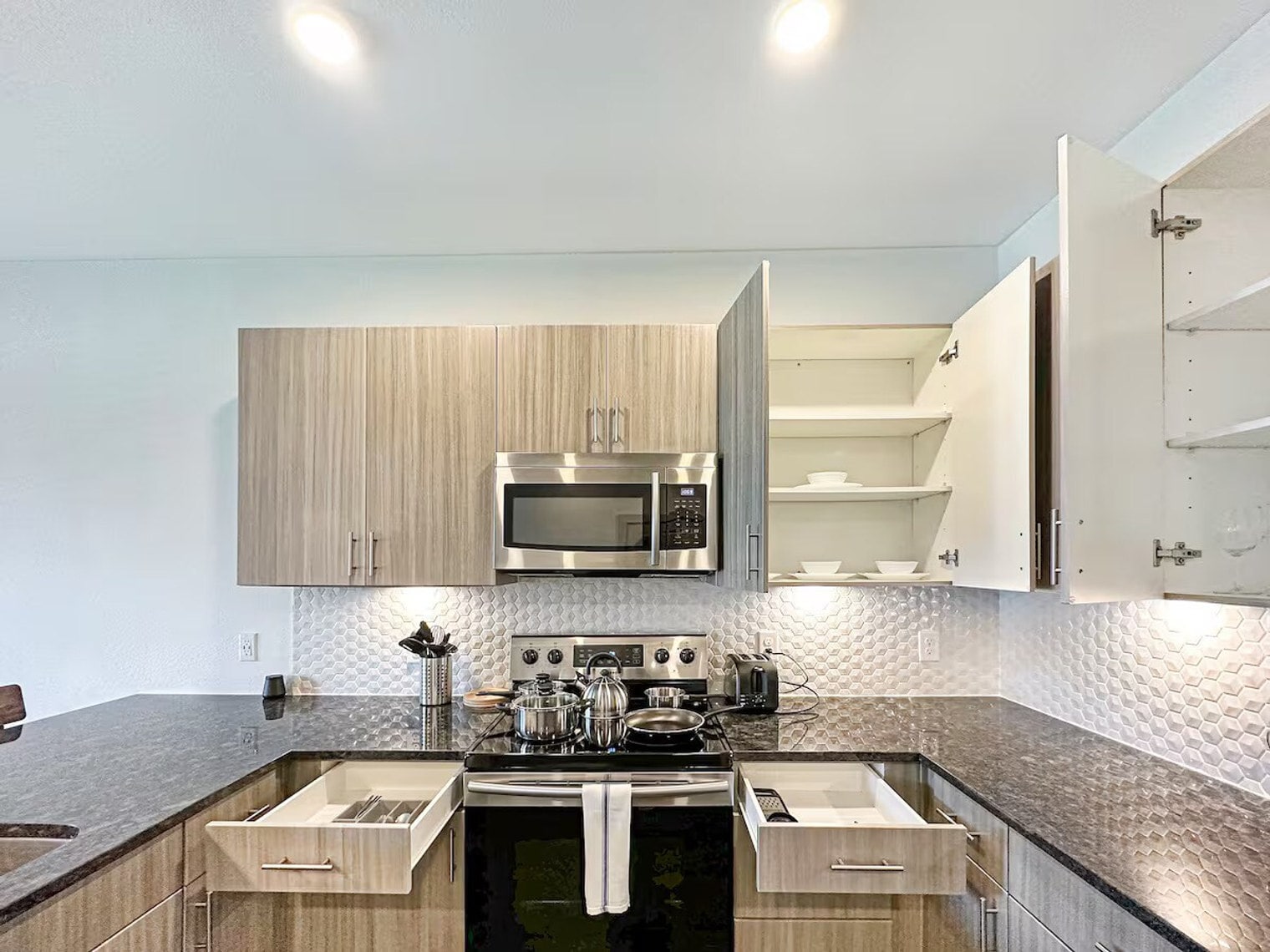 Building Photo - 7210 Henneman Way