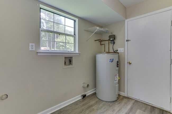 Building Photo - 732 Galahad Dr