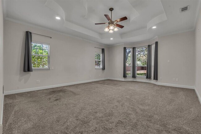 Building Photo - 140 Oak Plaza Dr