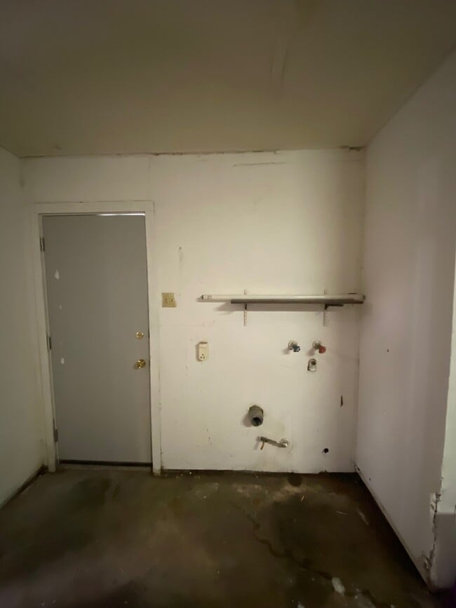 Building Photo - 7143 Triola Ln