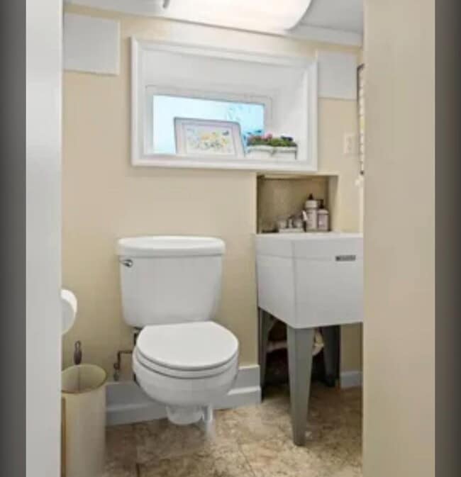 Building Photo - 444 St Davids Ave