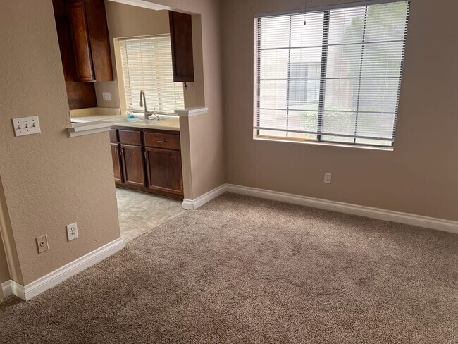 Building Photo - 4860 Nara Vista Way