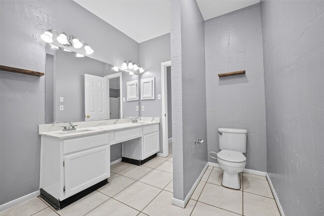 Building Photo - 13607 Sable Ln