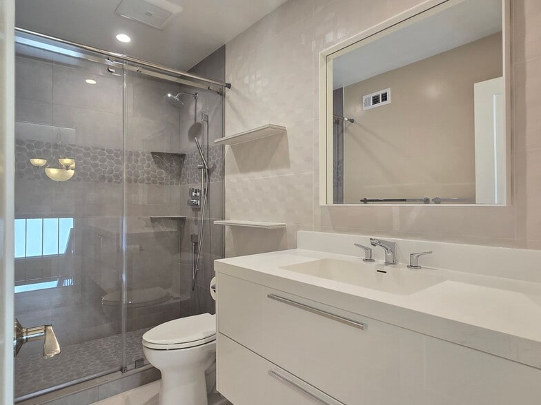 Building Photo - 1315 Shoal Dr