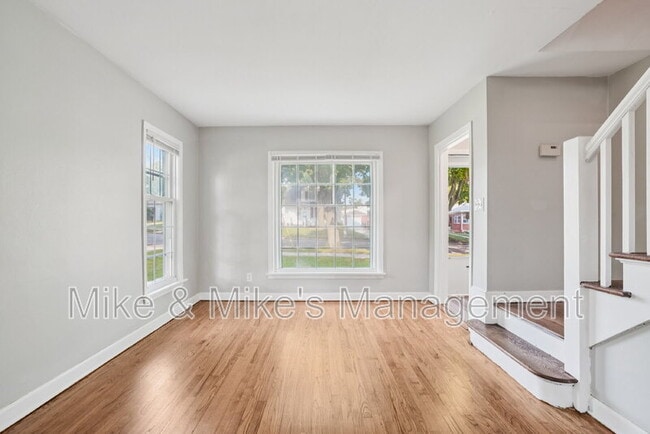 Building Photo - 3860 S Brust Ave