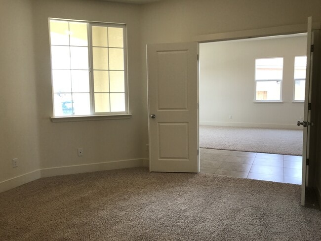 Building Photo - 1600 Dolomite Ct