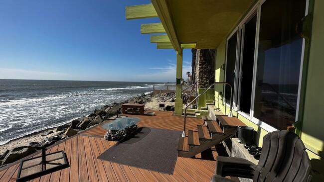Building Photo - South Oceanside-Oceanfront Studio! Unfurnished with AC