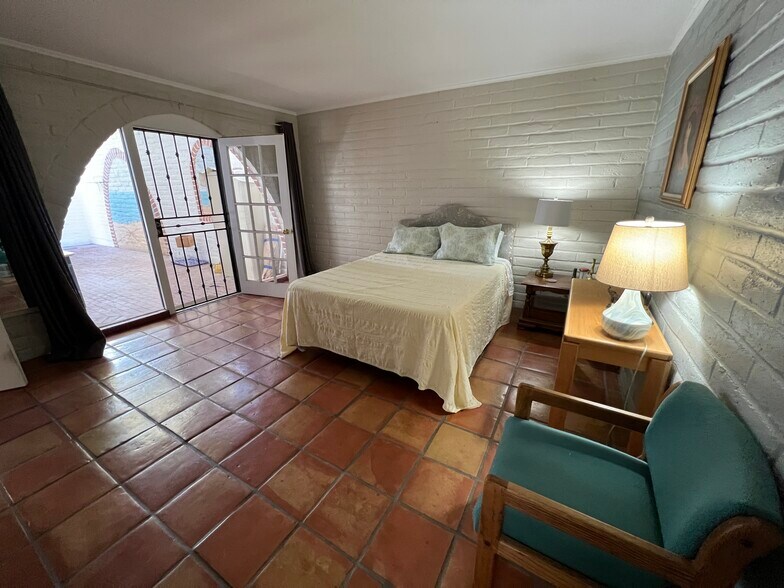 Building Photo - 604 W Roller Coaster Rd