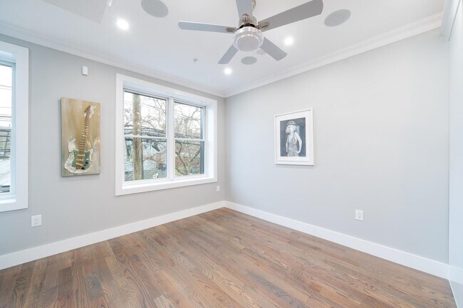 Building Photo - 195 Liberty Ave