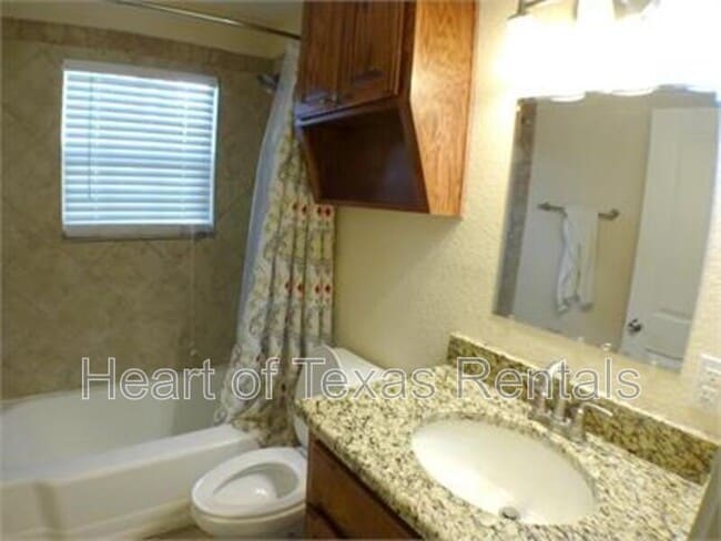 Building Photo - 2729 Proctor Ave