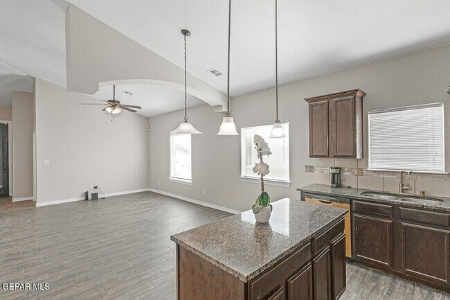 Building Photo - 14349 Tobe Davis Dr