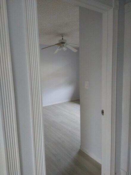 Building Photo - 335 NW 50th St