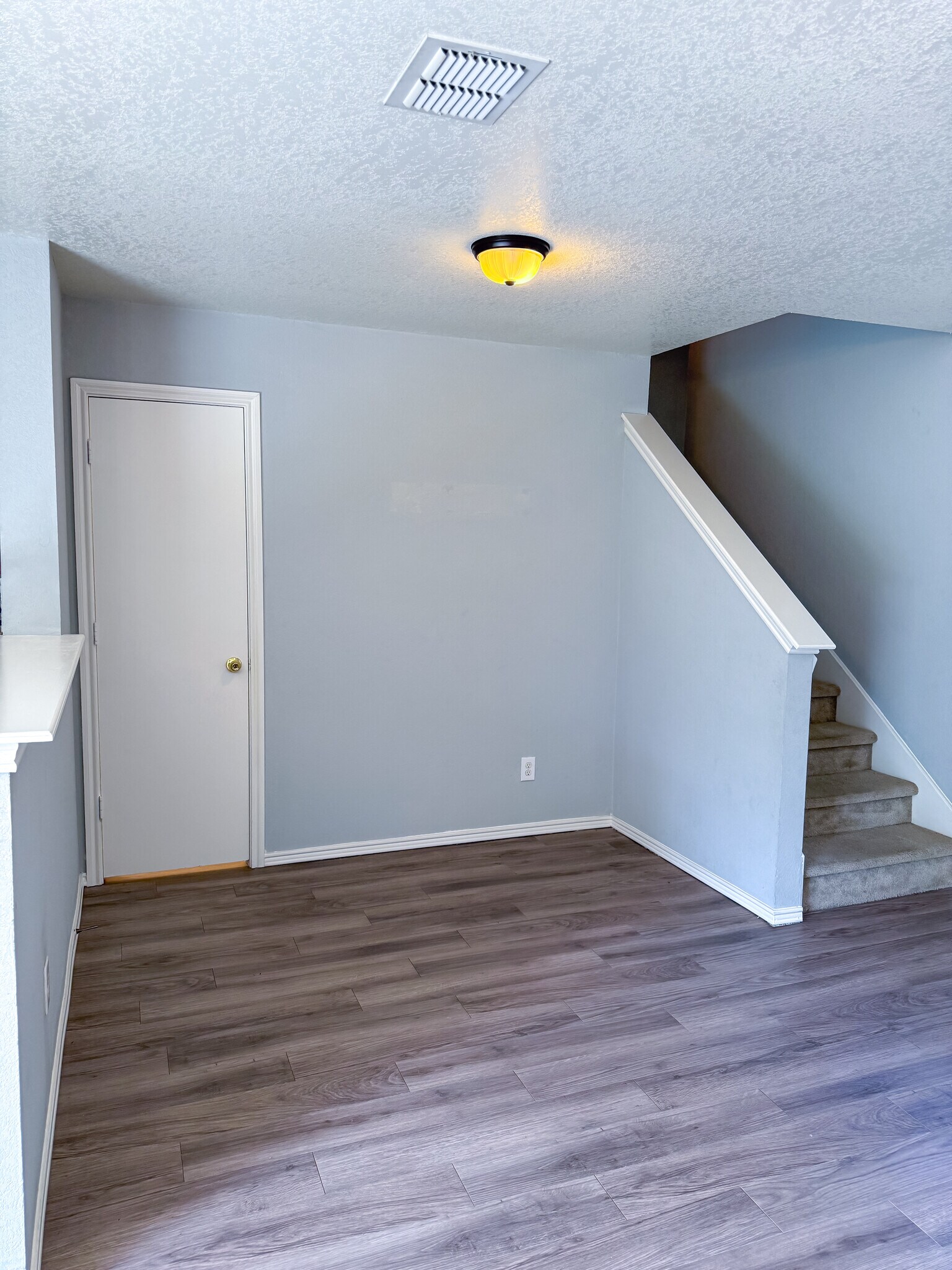 Building Photo - 427 Orchard Willow