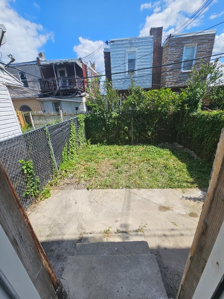 Building Photo - 4841 N Howard St