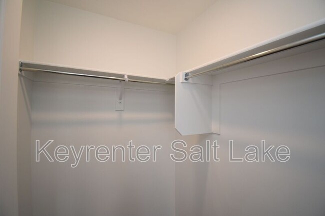 Building Photo - 397 N Buoy Ln