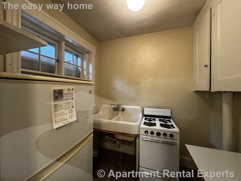 Building Photo - 6 Agassiz St