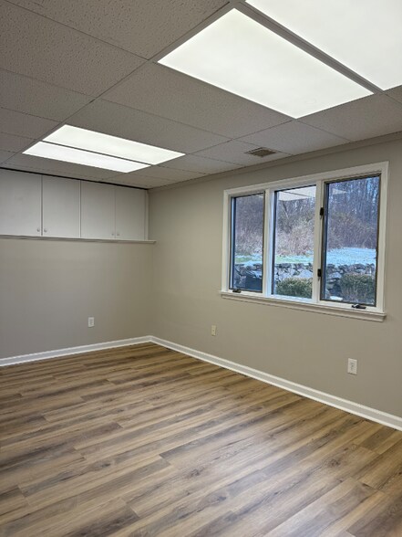 Building Photo - 2392 US-6