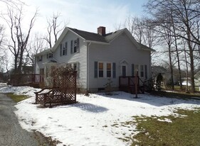 Building Photo - 551 Paul Rd