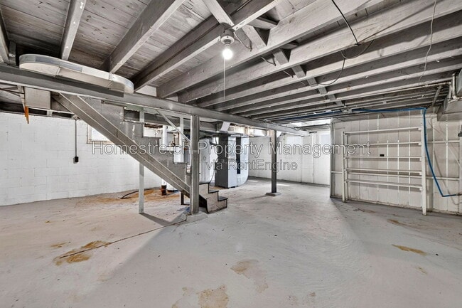 Building Photo - 426 Plaza Ave