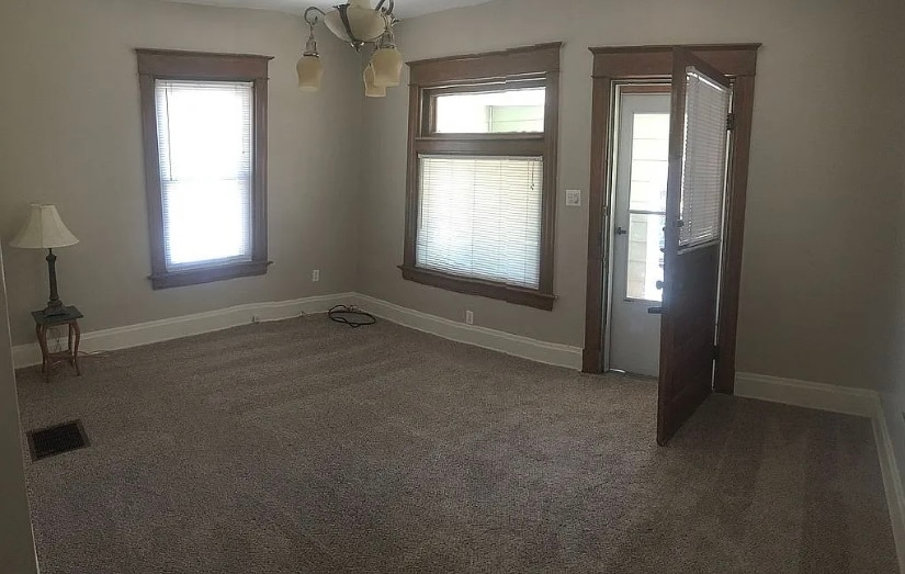 Building Photo - 5251 Warren Ave