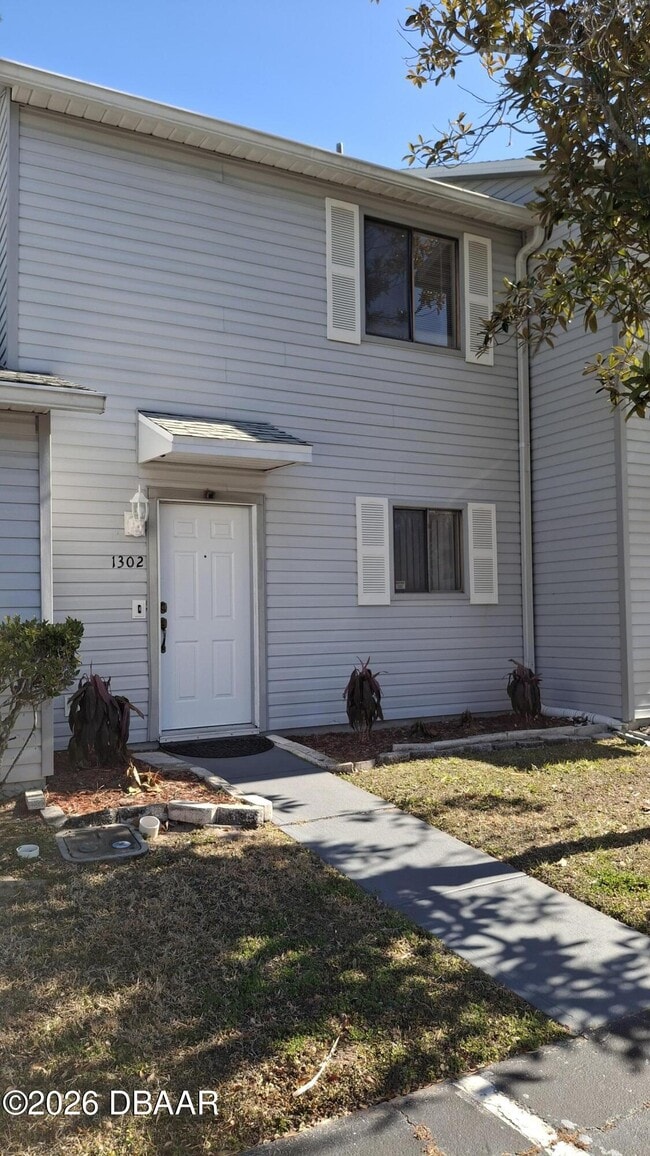 Building Photo - 1302 Deer Springs Rd