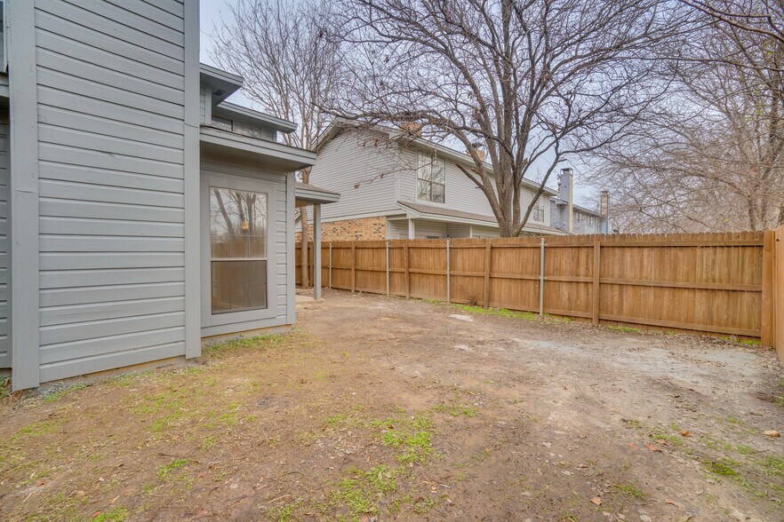 Building Photo - 317 Benjamin St