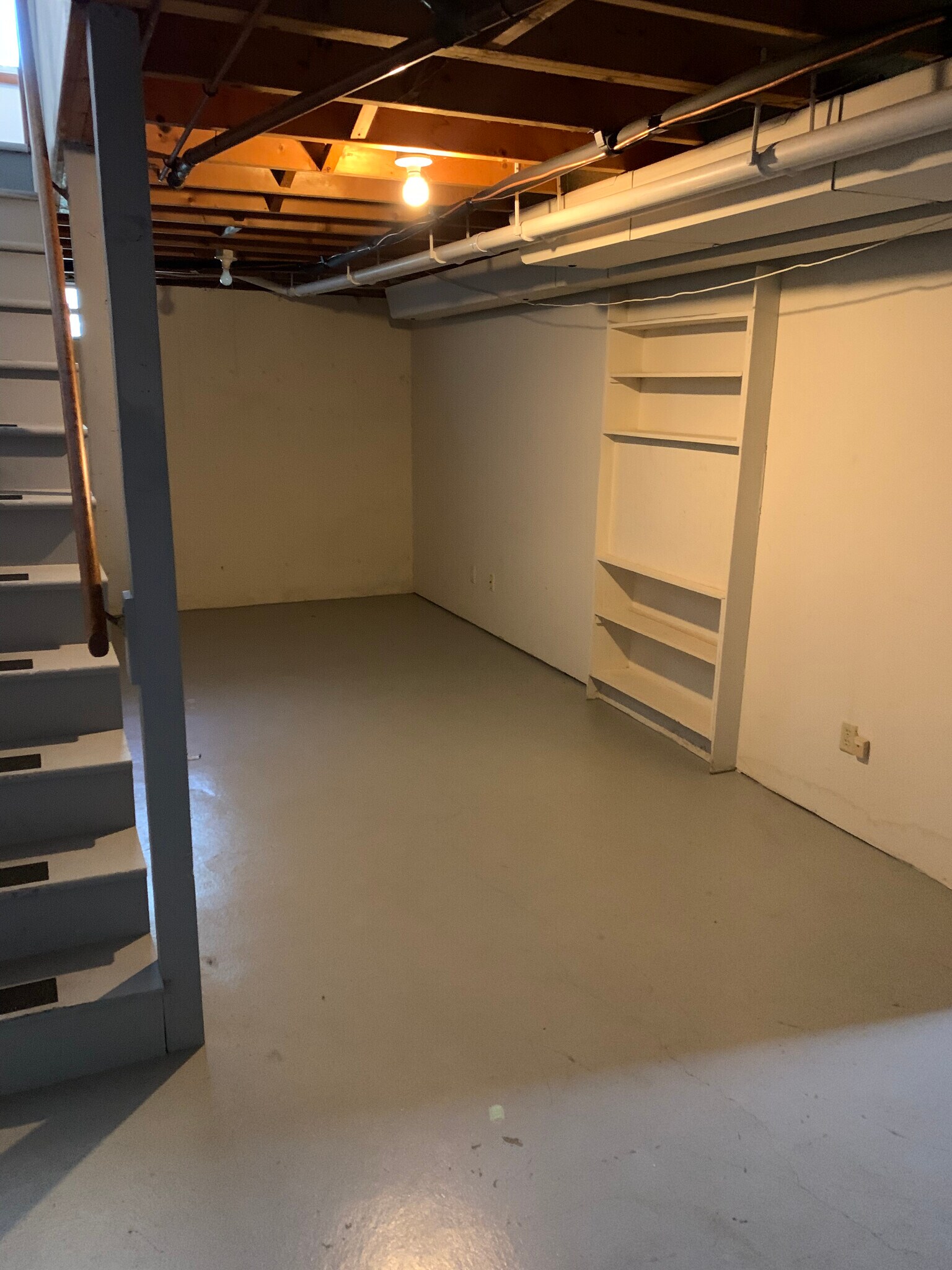 Building Photo - 2105 De Hoop Ave