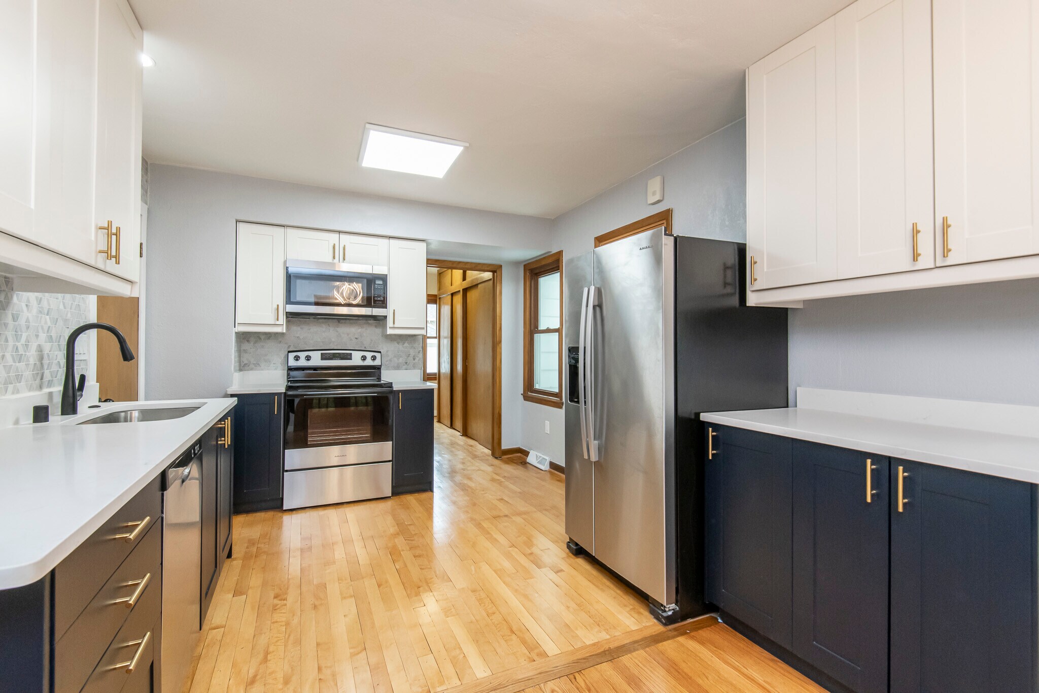 Building Photo - 3500 S Clement Ave