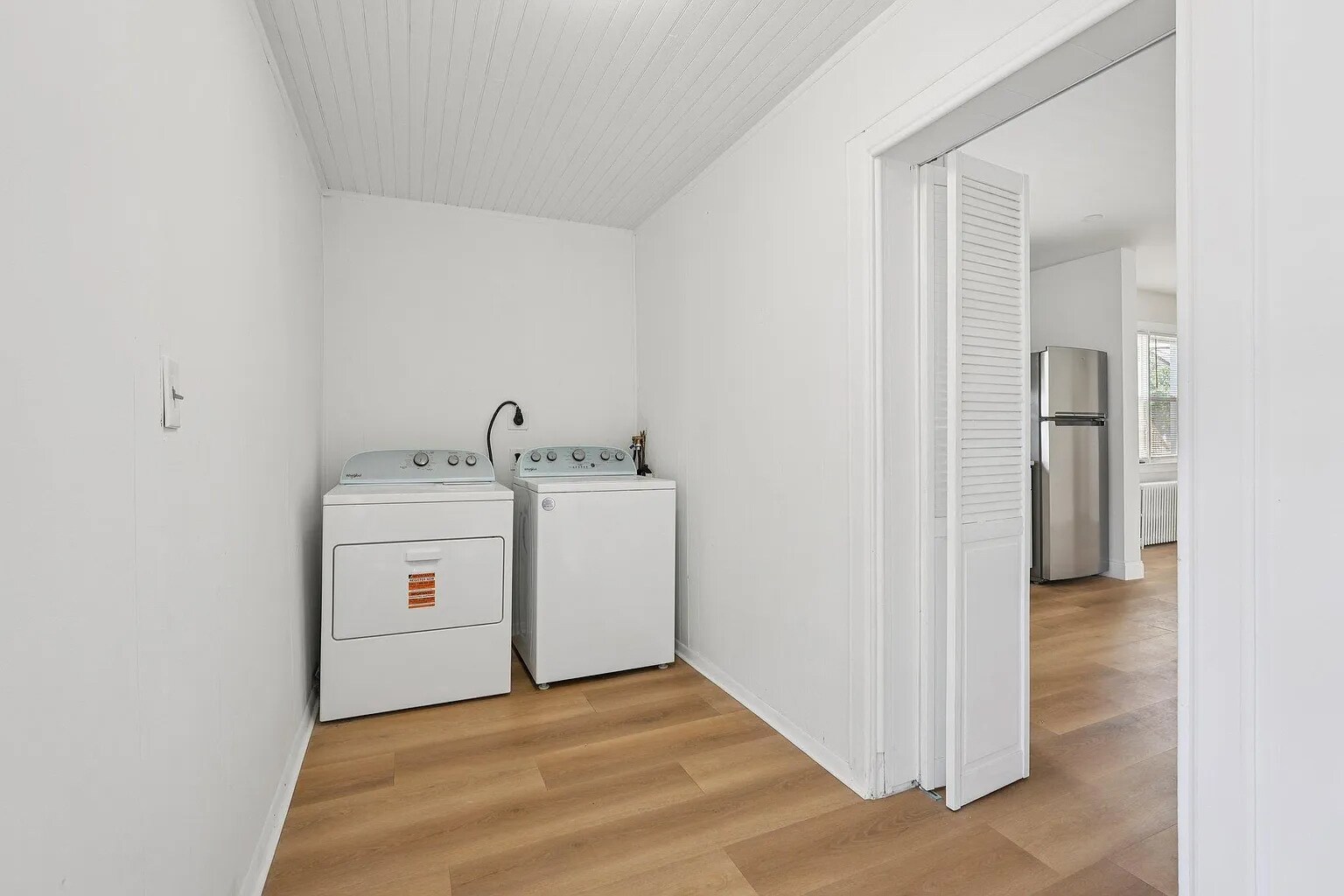 Laundry - 332 Locust Ave