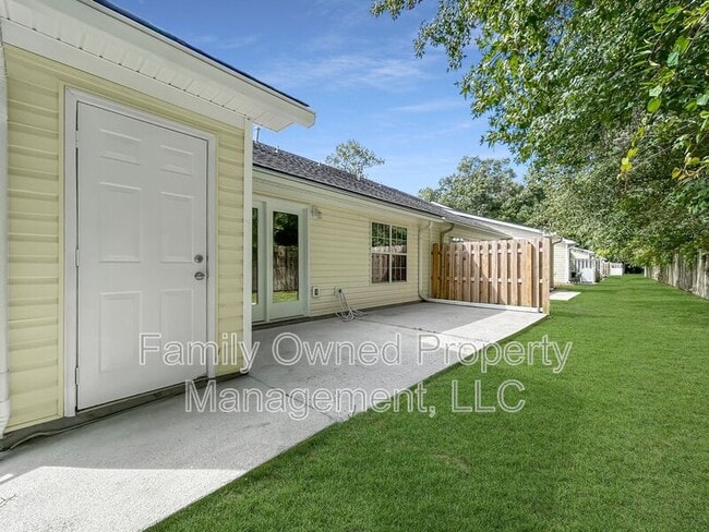 Building Photo - 112 Stewart Pl