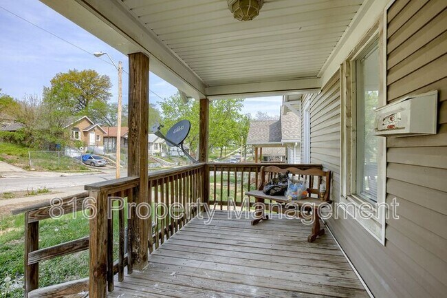Building Photo - 3541 Mersington Ave