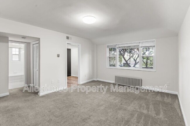 Building Photo - 1404 12th St N