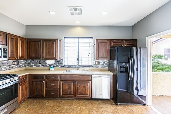 Building Photo - 3 story home