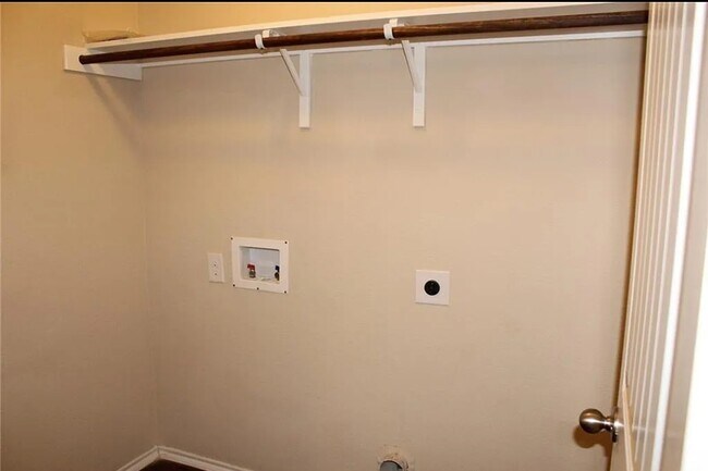 Building Photo - 1602 Wild Rye Cir