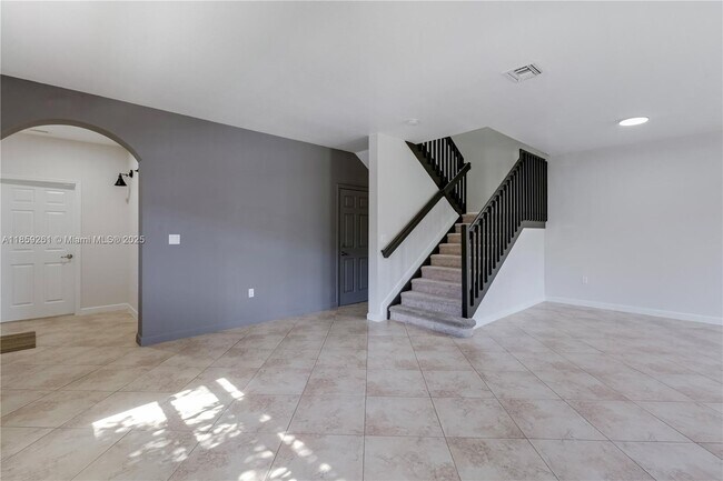 Building Photo - 16620 SW 42nd Terrace