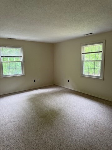 Building Photo - 607-609 Flat Hill Rd
