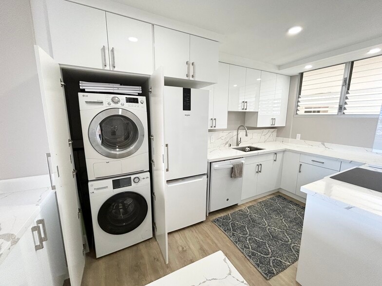 Washer/Dryer - 1676 Ala Moana Blvd
