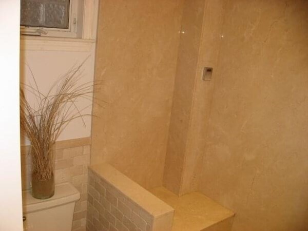 Building Photo - 532 E 8th St