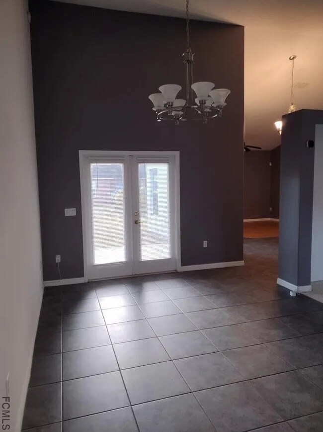 Building Photo - 12 Zorlou Ct