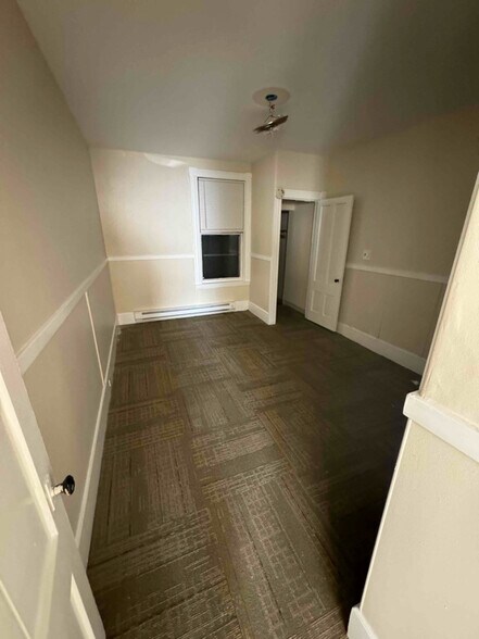 Building Photo - 60 Merrick St