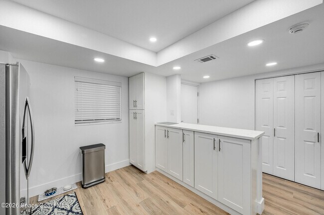 Building Photo - 1465 Jimmy Buffett Mem Hwy