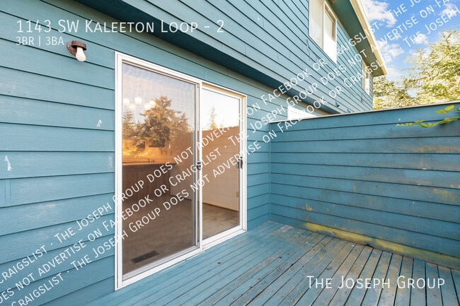 Building Photo - 1143 SW Kaleeton Loop