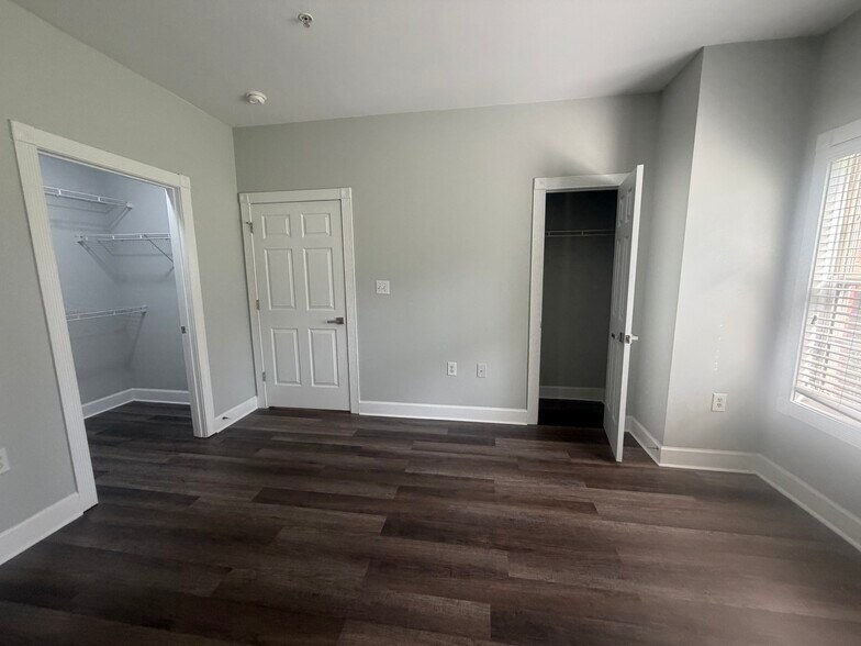 Building Photo - 8733 Coralbell Ln