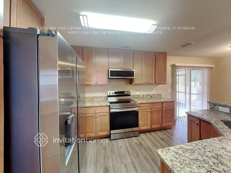 Building Photo - 176 Edgewater Cir