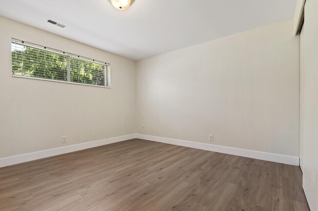 Building Photo - 7841 Da Vinci Dr